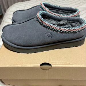 UGG Gray Slippers with Multicolor Trim